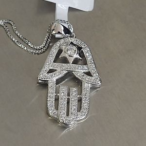 925 sterling silver hamsa pendant